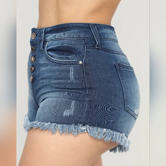 Fashion nova Denim shorts (9) - Picture 6 of 7